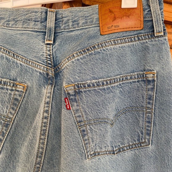 Levi's 501 ‘90s Lightweight Women’s Jeans, 27x32 - Picture 7 of 12